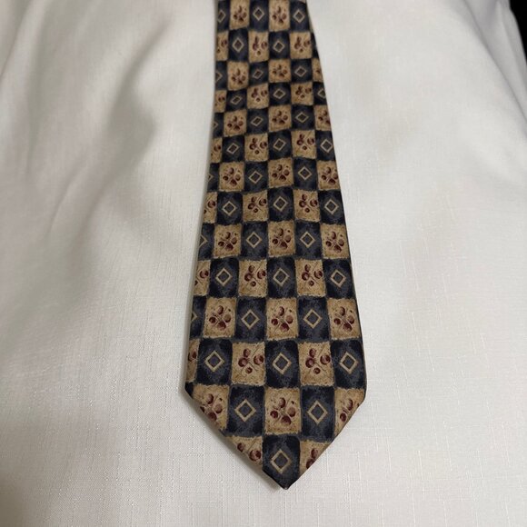 St. Michael Marks & Spencer 100% Silk Tie Navy , Beige and Burgandy Made in U.K - Picture 2 of 4